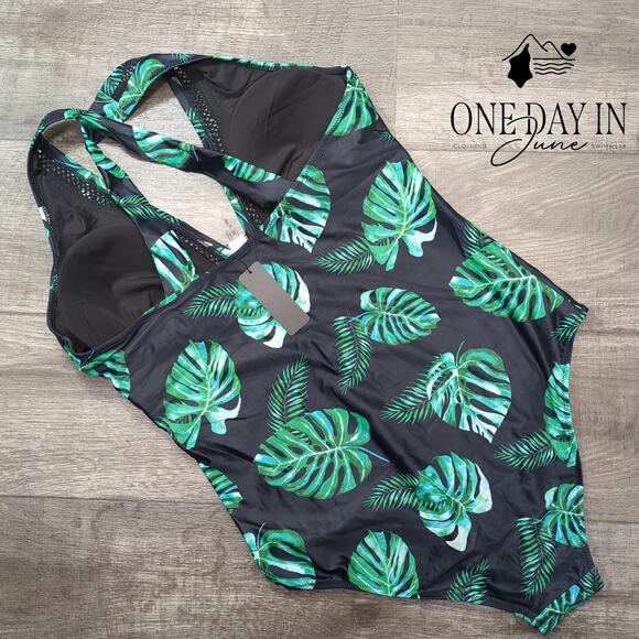 Tempt Me Plus Size V Neck Cross Back One Piece Swimsuit Size 18W - Picture 7 of 7